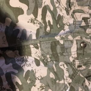 Carhartt camo cargo pants